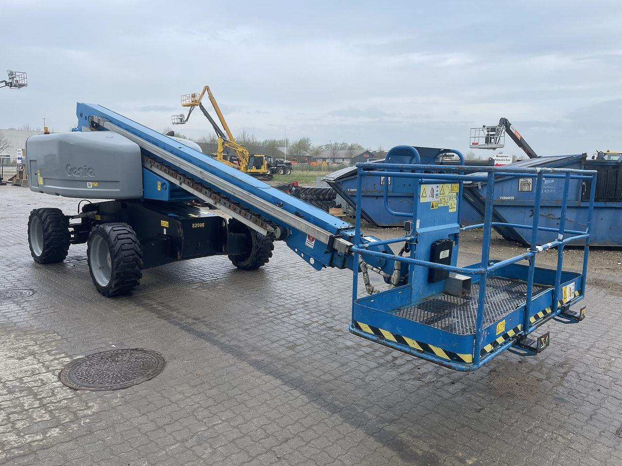 Genie S-60HC - Nacelle télescopique: photos 5 Genie S-60HC - Nacelle télescopique: photos 5