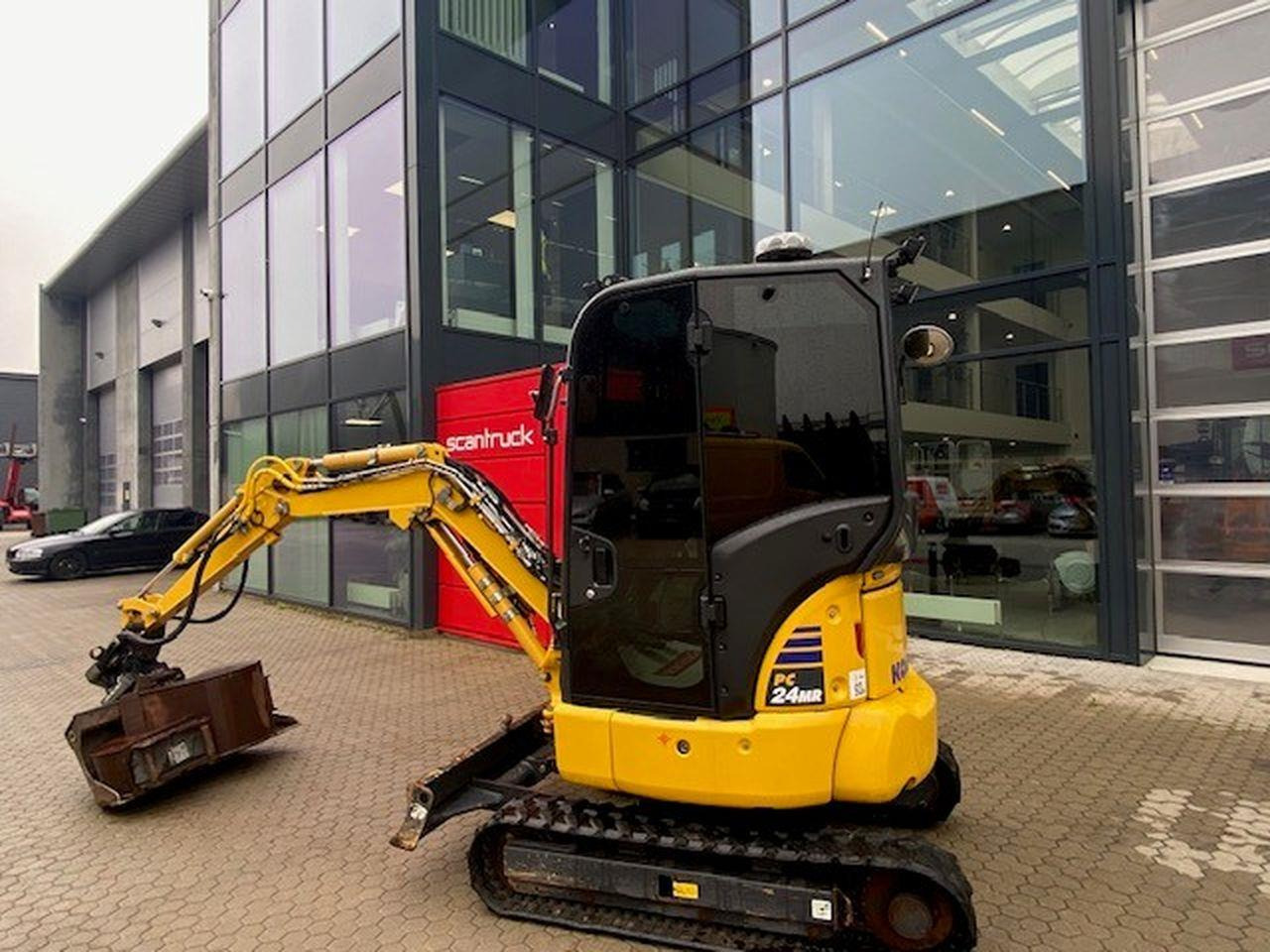 Komatsu PC24MR-5 - Mini pelle: photos 2 Komatsu PC24MR-5 - Mini pelle: photos 2