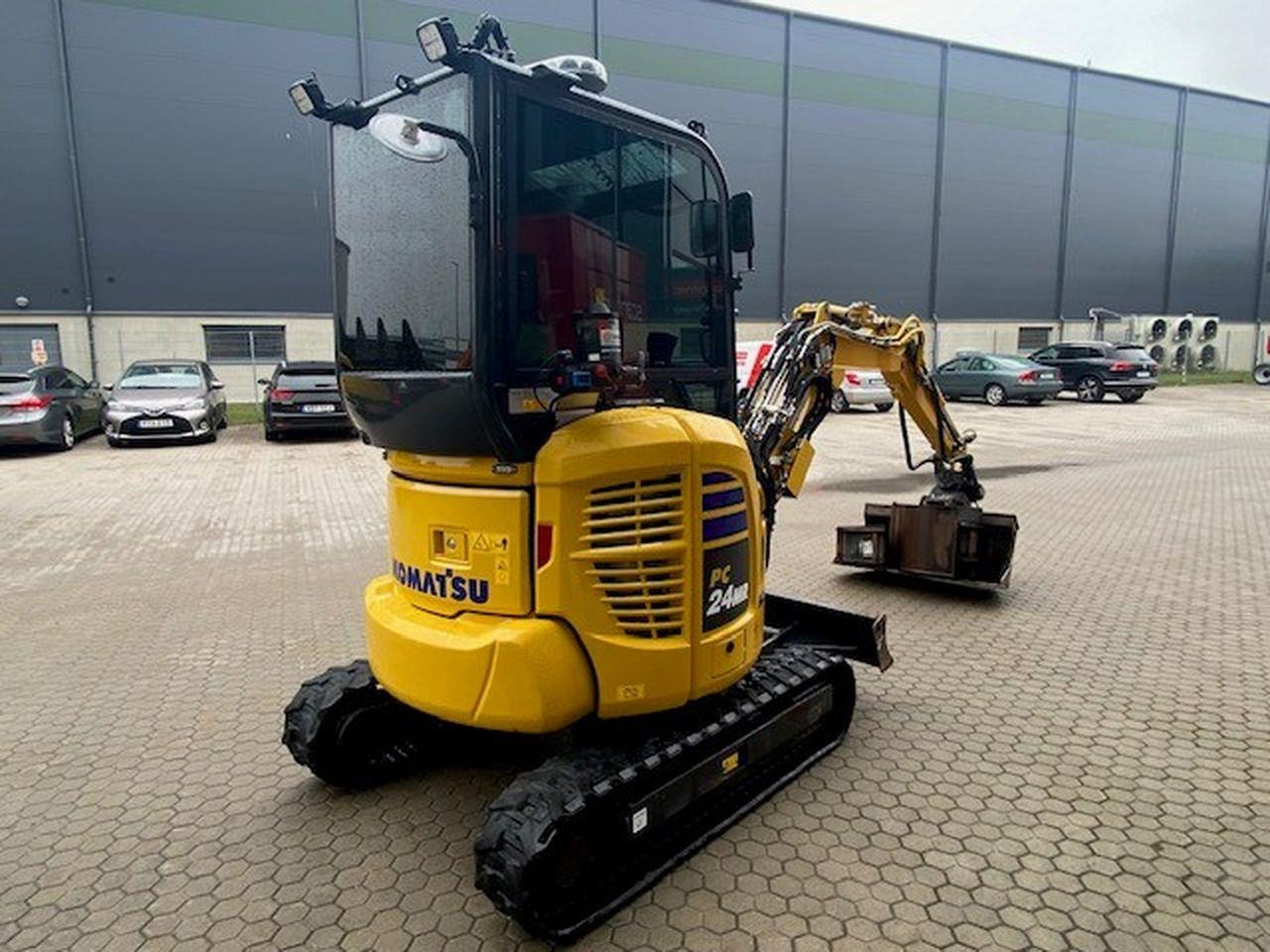 Komatsu PC24MR-5 - Mini pelle: photos 3 Komatsu PC24MR-5 - Mini pelle: photos 3