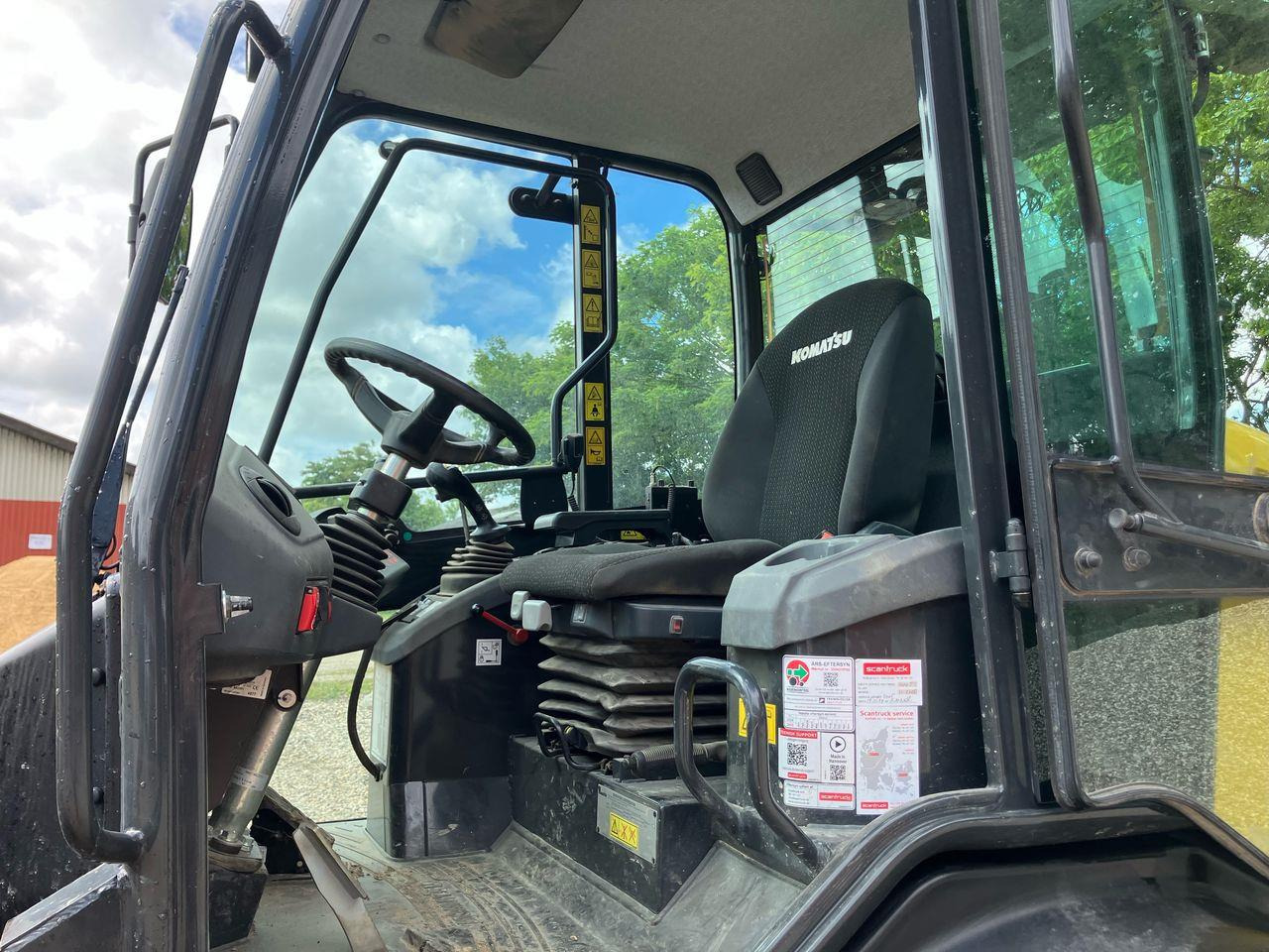 Komatsu WA80M-8EO - Valet de ferme: photos 3 Komatsu WA80M-8EO - Valet de ferme: photos 3