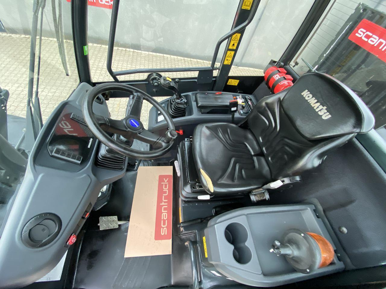 Komatsu WA80M-8EO - Valet de ferme: photos 3 Komatsu WA80M-8EO - Valet de ferme: photos 3