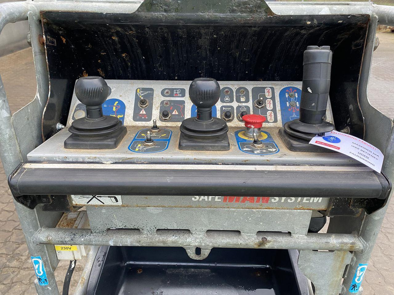 Manitou 160ATJ RC E3 - Nacelle articulée: photos 3 Manitou 160ATJ RC E3 - Nacelle articulée: photos 3