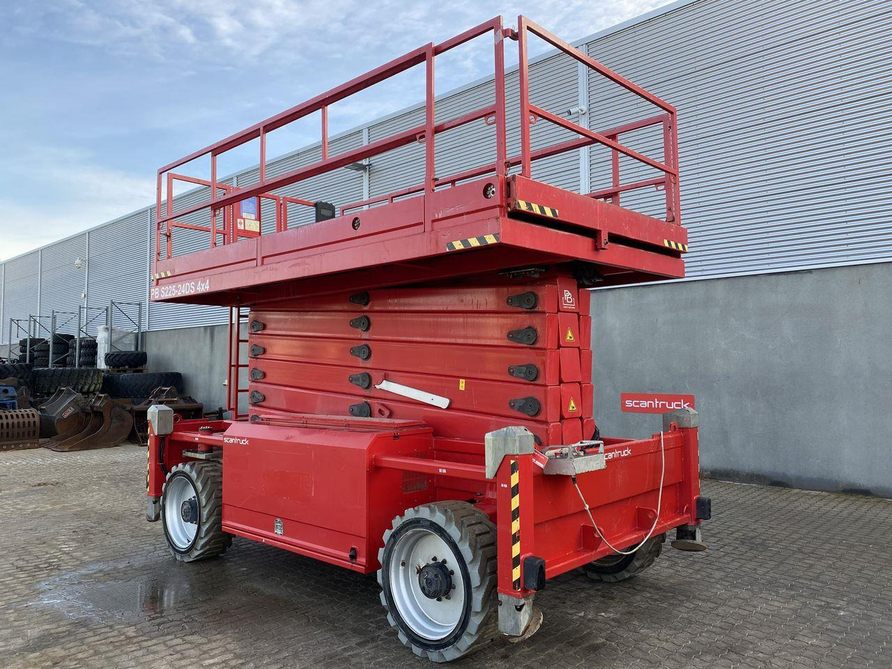 PB S225-24DS 4X4 - Nacelle ciseaux: photos 2 PB S225-24DS 4X4 - Nacelle ciseaux: photos 2