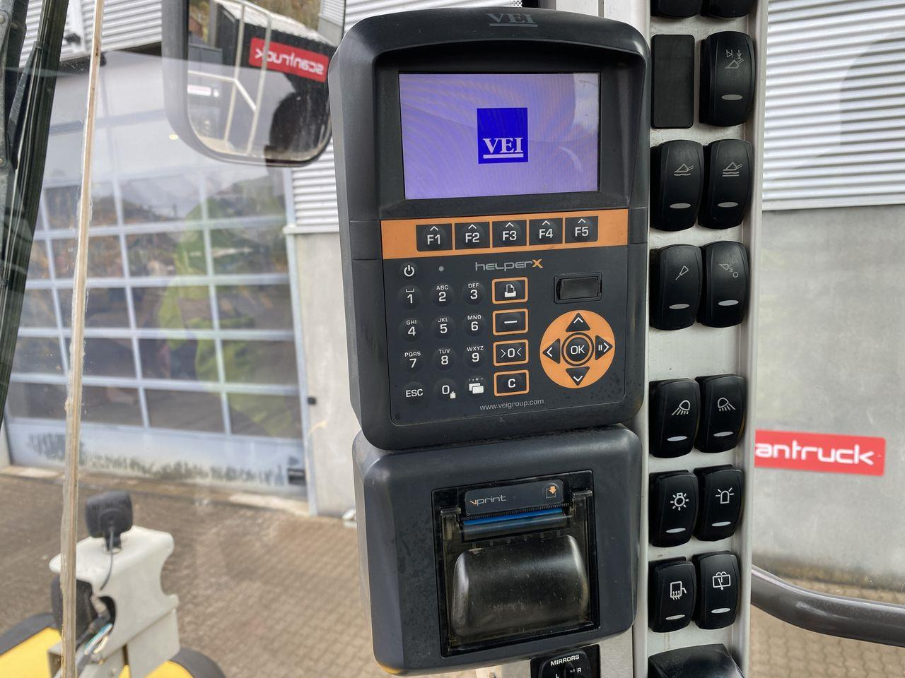 Chargeuse sur pneus Volvo L220G: photos 9 Chargeuse sur pneus Volvo L220G: photos 9