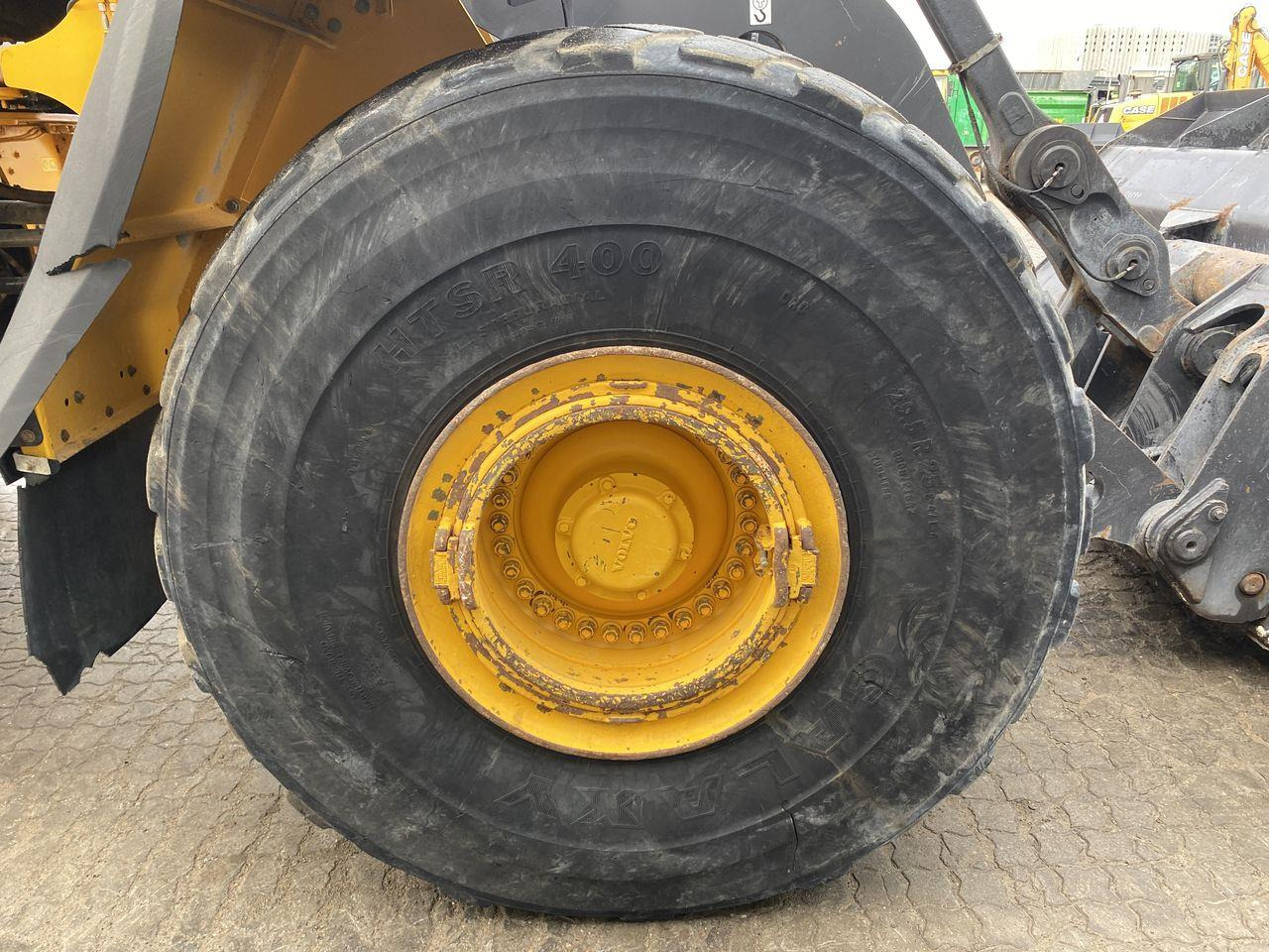 Chargeuse sur pneus Volvo L220G: photos 6 Chargeuse sur pneus Volvo L220G: photos 6