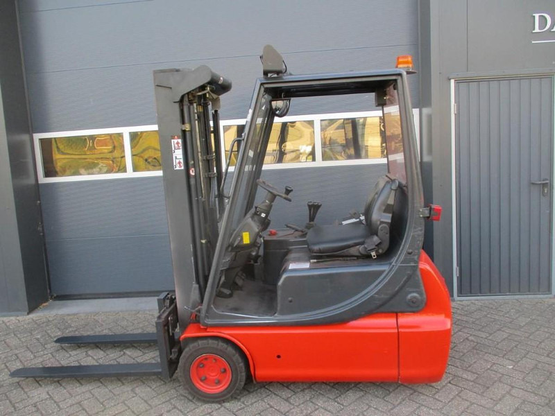 Linde E 16C - Chariot élévateur électrique: photos 1 Linde E 16C - Chariot élévateur électrique: photos 1