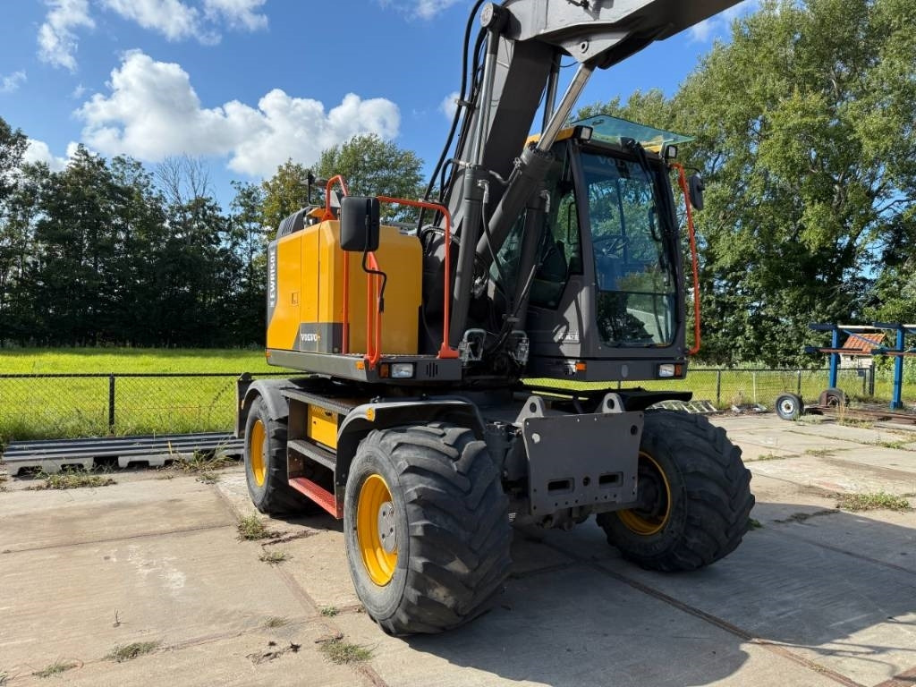 Volvo EWR 150 E  - Pelle sur pneus: photos 4 Volvo EWR 150 E  - Pelle sur pneus: photos 4