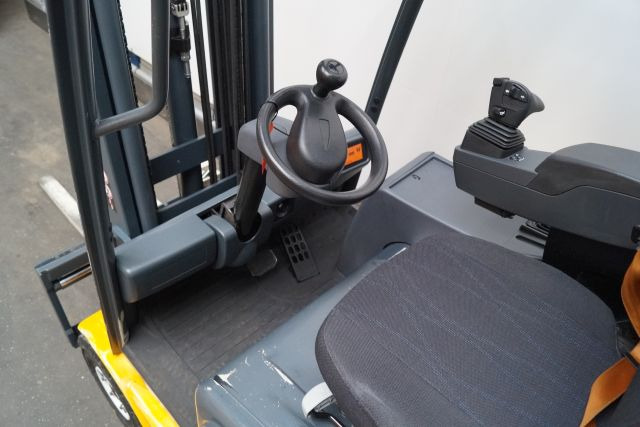 Jungheinrich EFG216 - Chariot élévateur électrique: photos 3 Jungheinrich EFG216 - Chariot élévateur électrique: photos 3