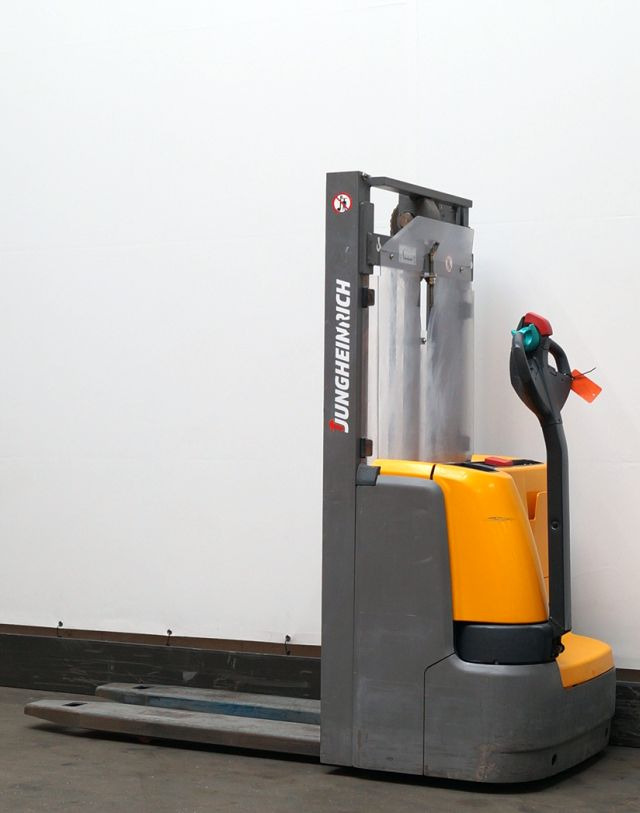Jungheinrich EJC110 - Gerbeur: photos 2 Jungheinrich EJC110 - Gerbeur: photos 2