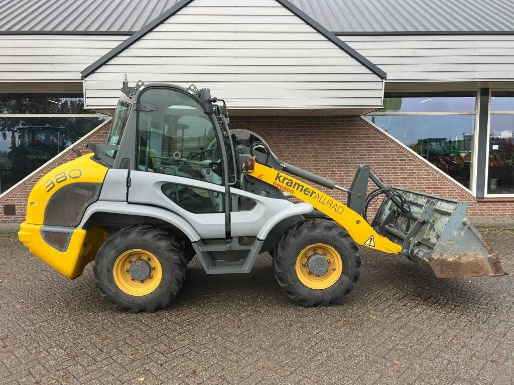 Chargeuse sur pneus Kramer 380 shovel: photos 6