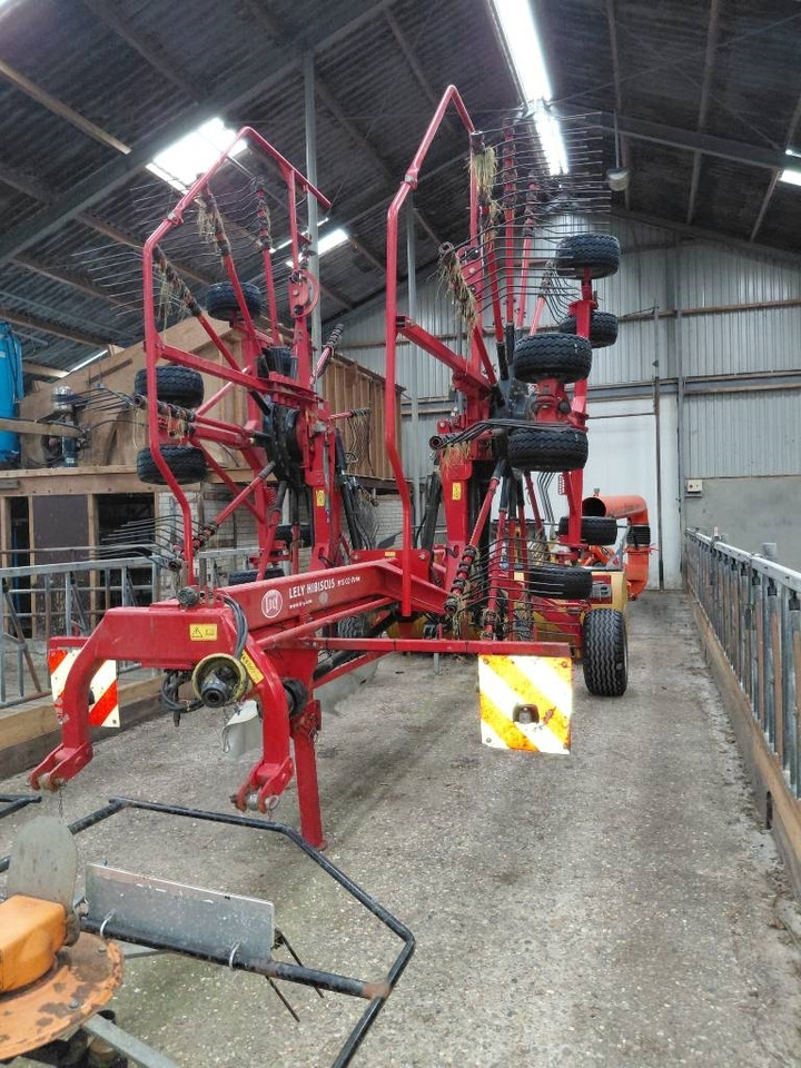 Lely Hibiscus 915 CD Vario - Faneuse: photos 1 Lely Hibiscus 915 CD Vario - Faneuse: photos 1