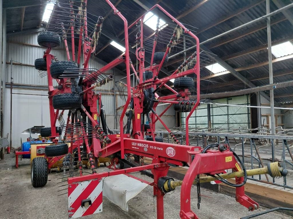 Lely Hibiscus 915 CD Vario - Faneuse: photos 2 Lely Hibiscus 915 CD Vario - Faneuse: photos 2