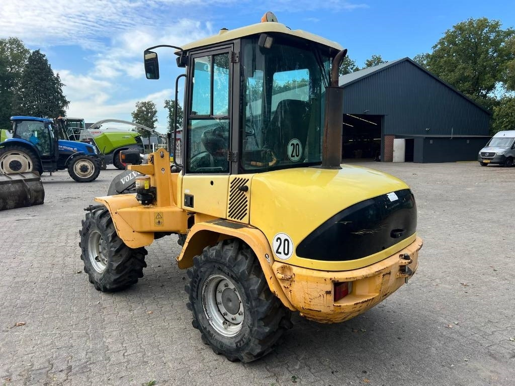Volvo L 30 B - Chargeuse sur pneus: photos 3 Volvo L 30 B - Chargeuse sur pneus: photos 3