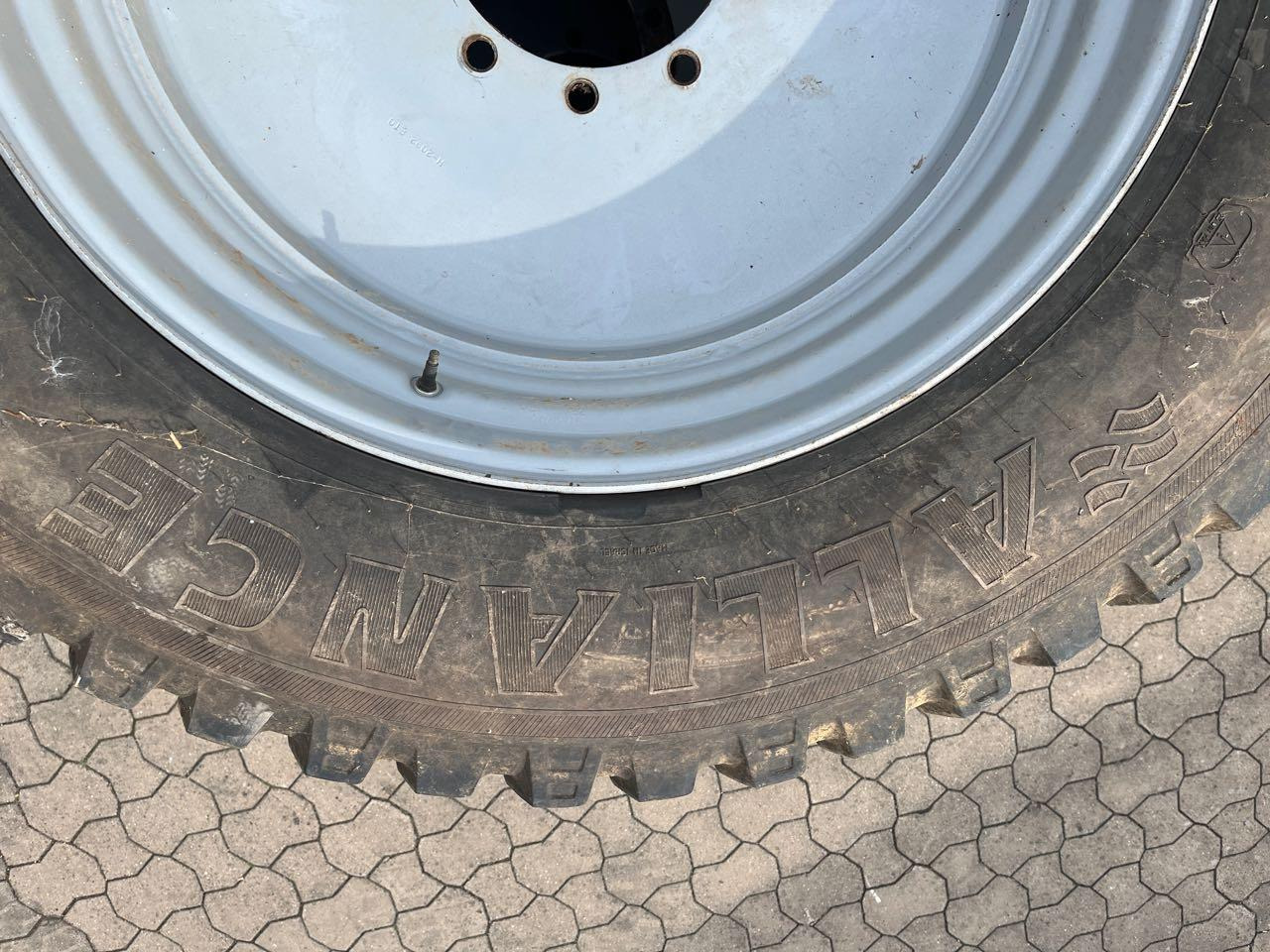 Alliance Multiuse 550 - Pneu: photos 1 Alliance Multiuse 550 - Pneu: photos 1