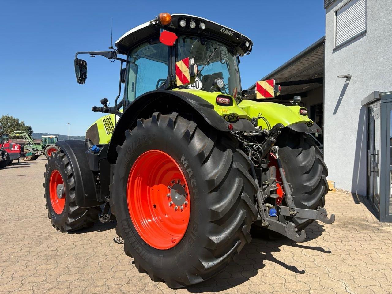 CLAAS Axion 870 C-Matic - Tracteur agricole: photos 1 CLAAS Axion 870 C-Matic - Tracteur agricole: photos 1