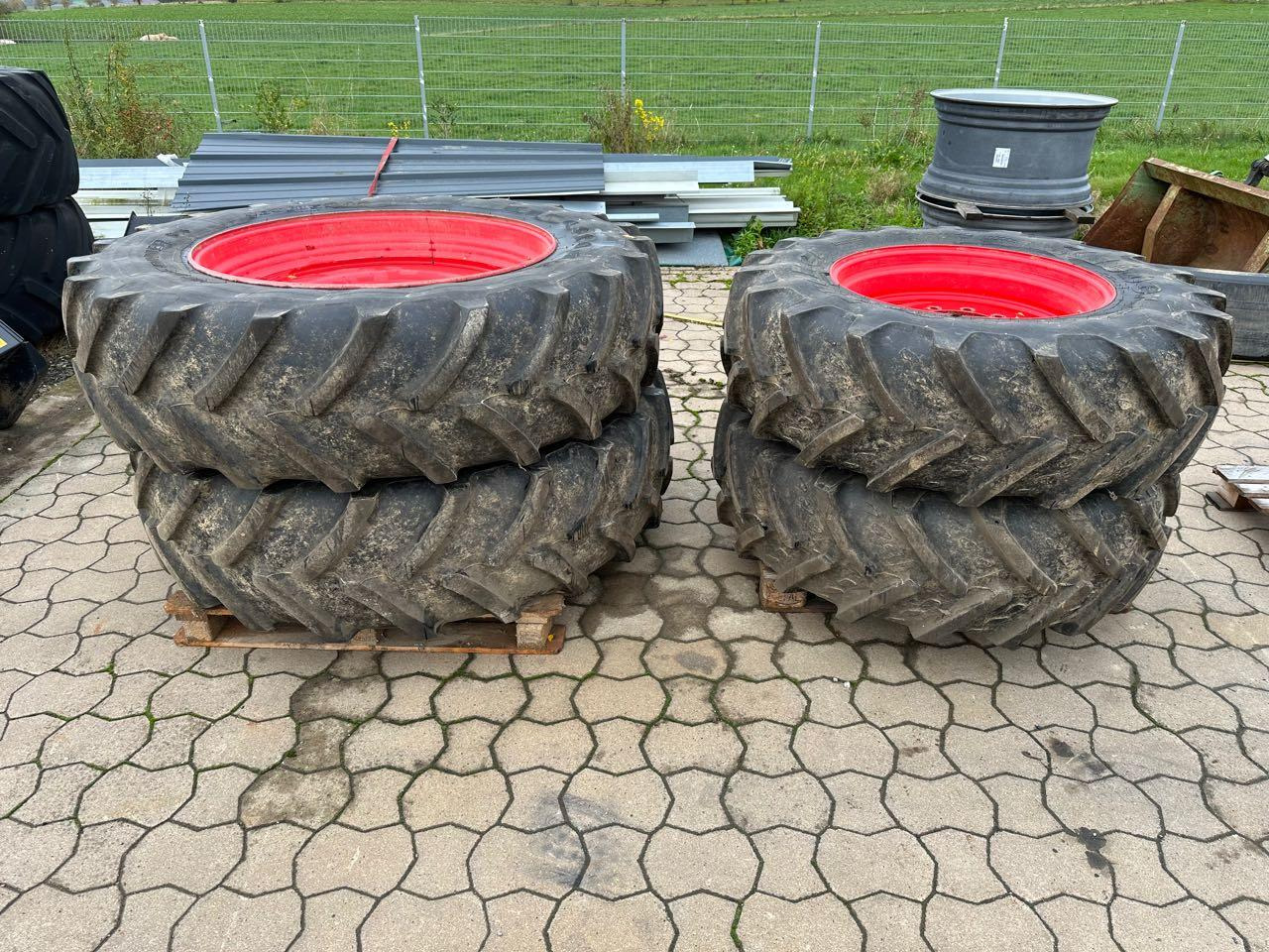 Firestone Komplettsatz 420/85 R30 + 460/85 R42 - Pneu: photos 1 Firestone Komplettsatz 420/85 R30 + 460/85 R42 - Pneu: photos 1