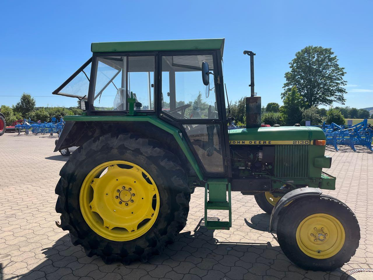 John Deere 2130 S - Tracteur agricole: photos 2 John Deere 2130 S - Tracteur agricole: photos 2