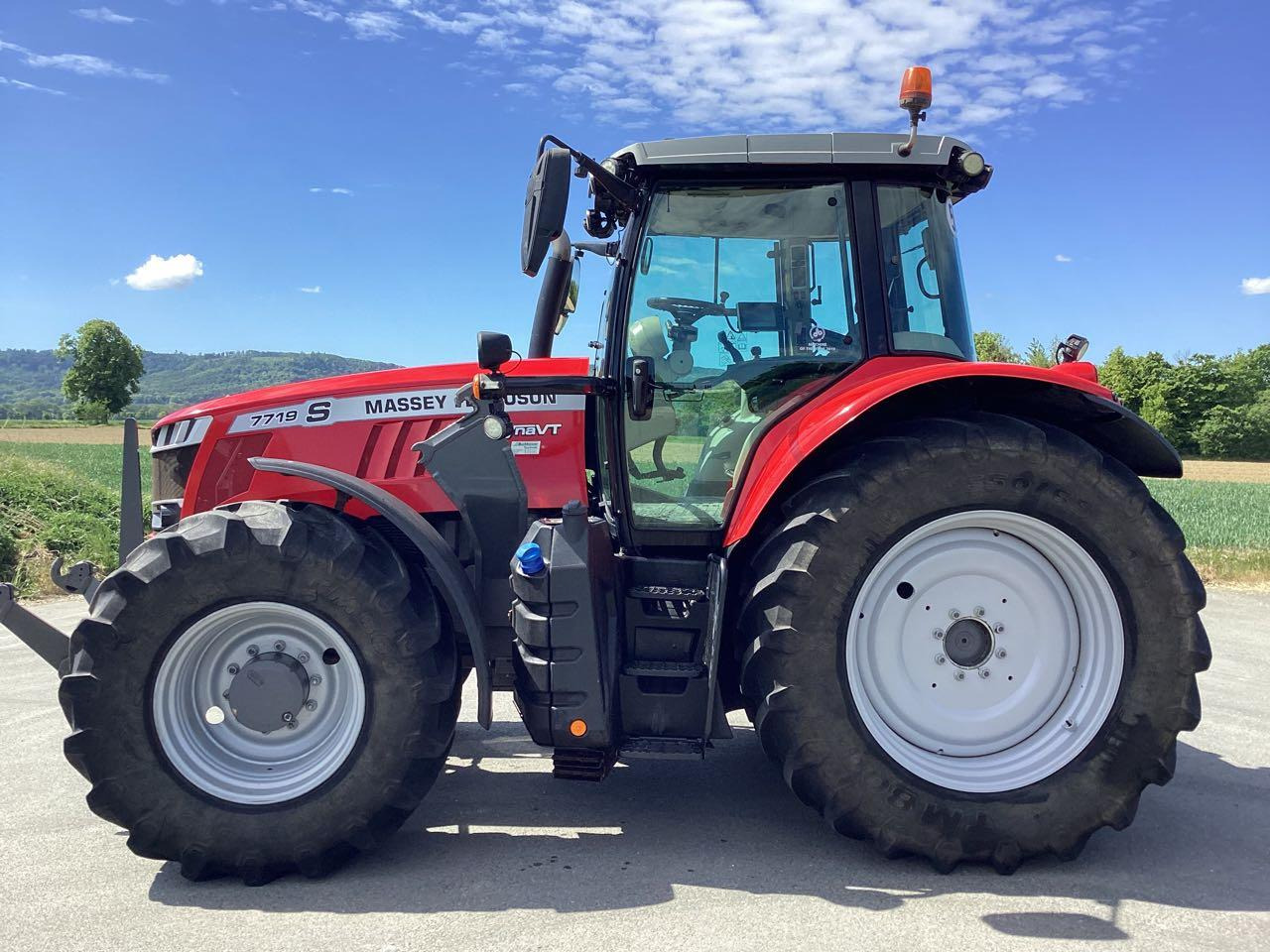 Massey Ferguson 7719 Dyna VT - Tracteur agricole: photos 2 Massey Ferguson 7719 Dyna VT - Tracteur agricole: photos 2