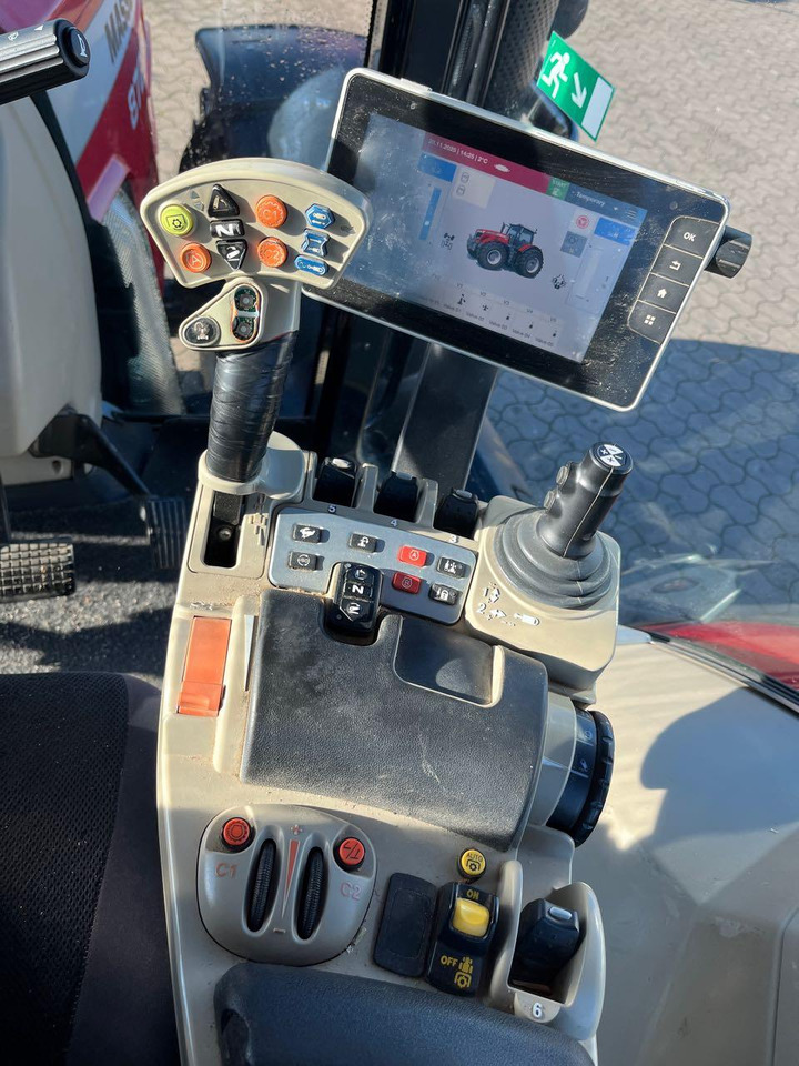 Massey Ferguson 8727 Dyna-VT - Tracteur agricole: photos 5 Massey Ferguson 8727 Dyna-VT - Tracteur agricole: photos 5