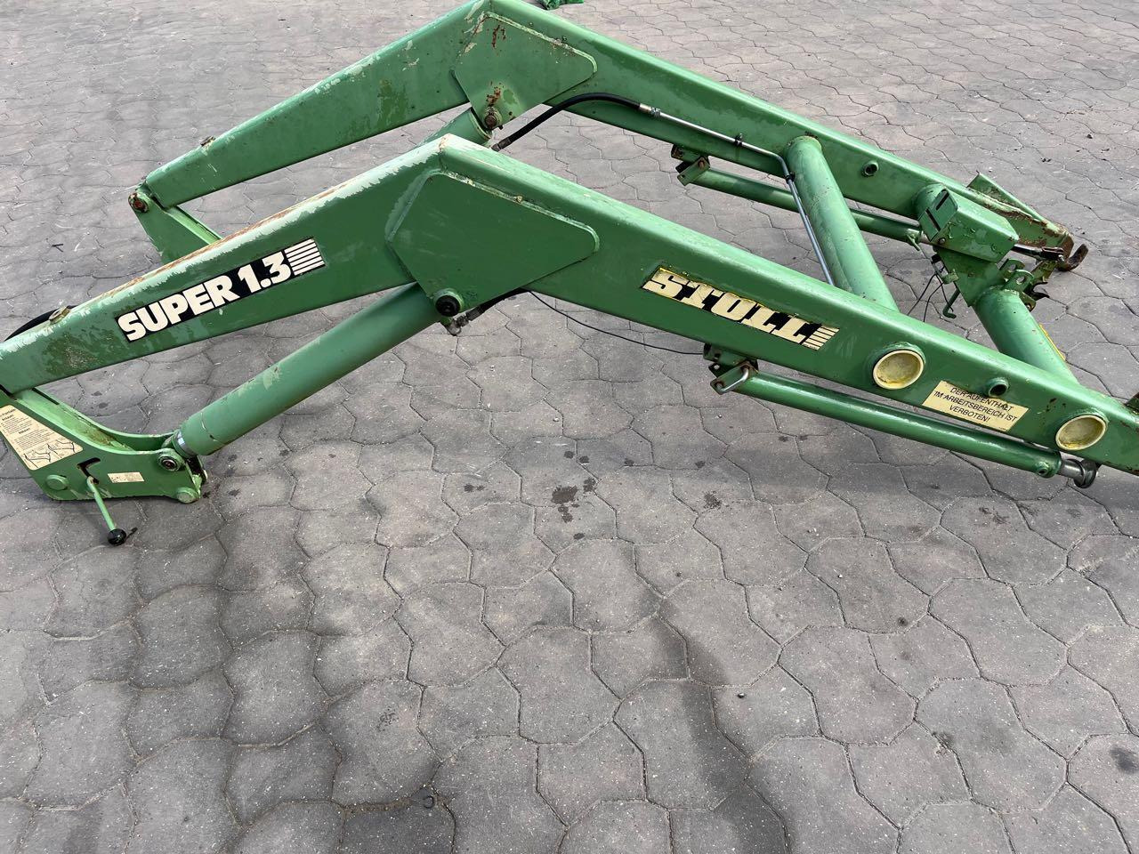 Stoll Super 1.3 - Chargeur frontal pour tracteur: photos 4 Stoll Super 1.3 - Chargeur frontal pour tracteur: photos 4