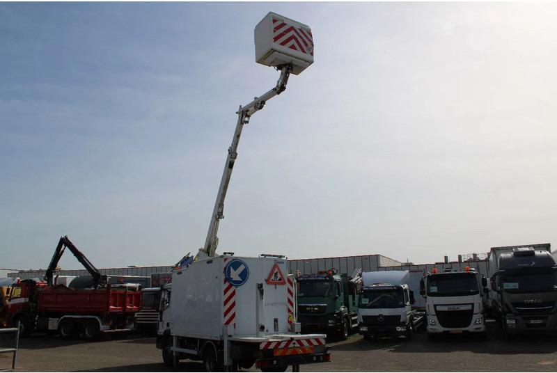 Camion Iveco Eurocargo 120EL18 + COMET + EURO 5: photos 10
