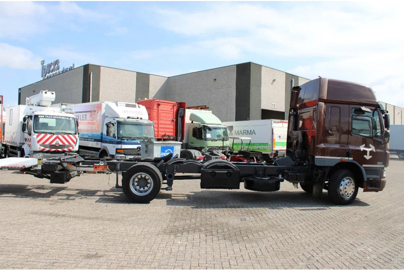 DAF CF 65 220 + lift + euro 5 - Châssis cabine: photos 3 DAF CF 65 220 + lift + euro 5 - Châssis cabine: photos 3
