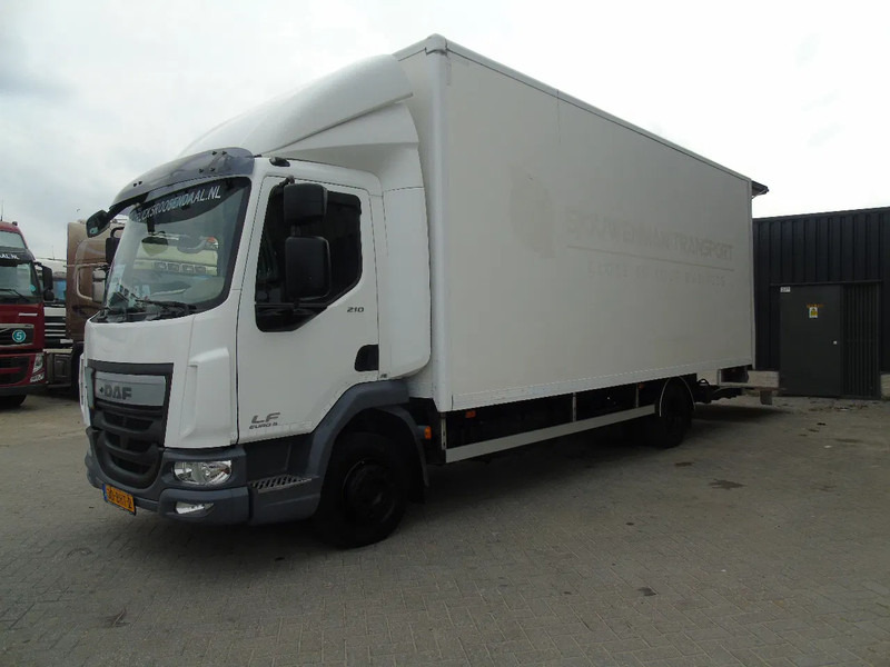DAF LF 210 + euro 6 + lift + 3P + 12T - Camion fourgon: photos 3 DAF LF 210 + euro 6 + lift + 3P + 12T - Camion fourgon: photos 3