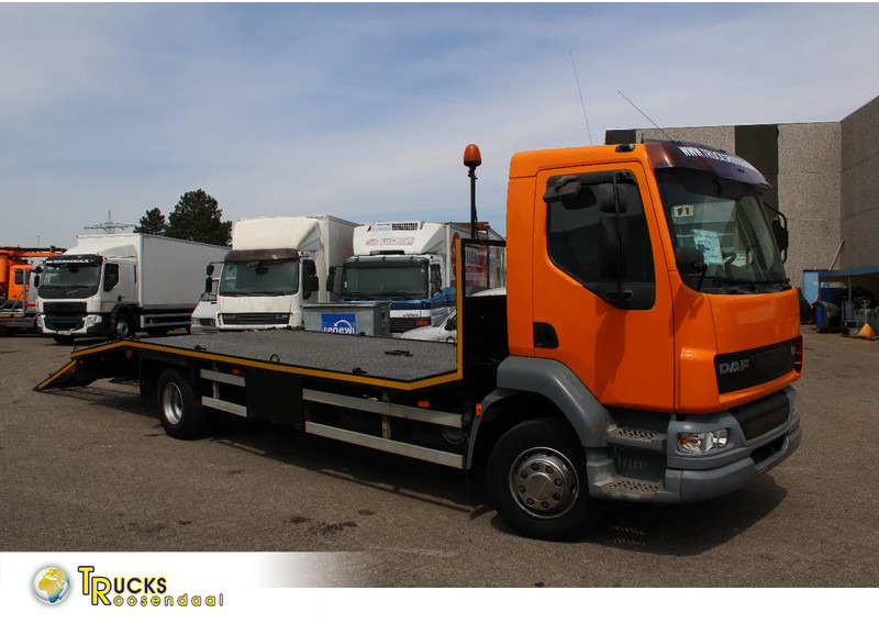 DAF LF 55.220 + HYDROLIC RAMPS + MANUAL - Camion porte-voitures: photos 1 DAF LF 55.220 + HYDROLIC RAMPS + MANUAL - Camion porte-voitures: photos 1