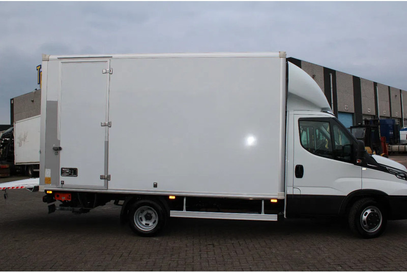 Iveco Daily 40C18 + EURO 6 + LIFT + 4T - Fourgon grand volume: photos 4 Iveco Daily 40C18 + EURO 6 + LIFT + 4T - Fourgon grand volume: photos 4
