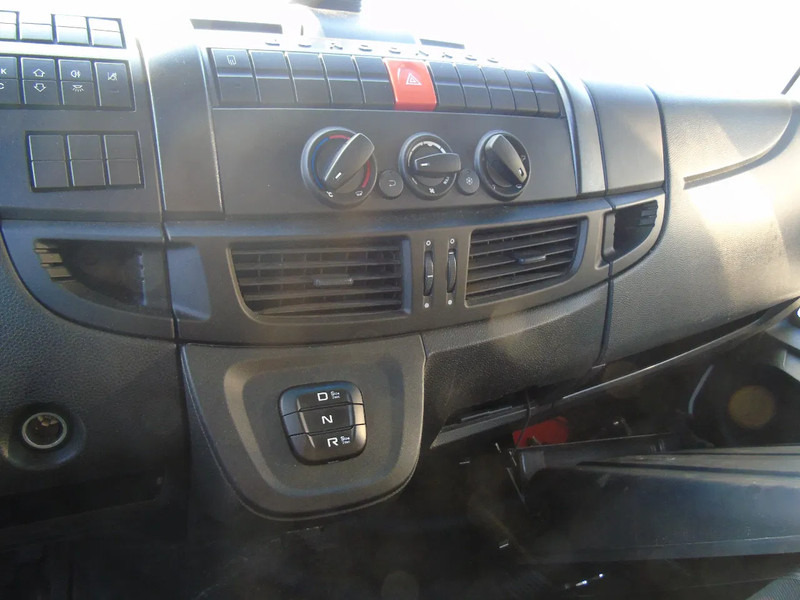 Iveco Eurocargo 120E19 + euro 6 + lift + BROKEN ENGINE - Camion fourgon: photos 5 Iveco Eurocargo 120E19 + euro 6 + lift + BROKEN ENGINE - Camion fourgon: photos 5