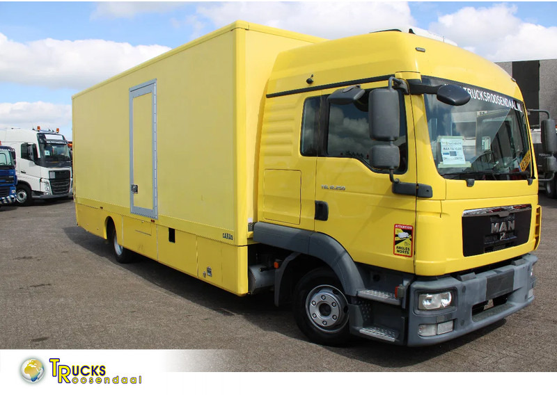 MAN TGL 12.250 + EURO 5 + LIFT - Camion fourgon: photos 1 MAN TGL 12.250 + EURO 5 + LIFT - Camion fourgon: photos 1