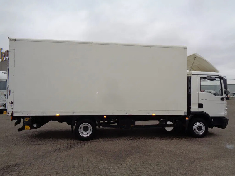 Camion fourgon MAN TGL 8.180 TGL 8.180 + MANUAL + Lift: photos 8 Camion fourgon MAN TGL 8.180 TGL 8.180 + MANUAL + Lift: photos 8