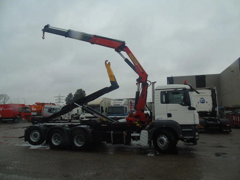 MAN TGS 35.440 + PALFINGER 24500 + 8X4 + EURO 5 + REMOTE - Camion grue: photos 3 MAN TGS 35.440 + PALFINGER 24500 + 8X4 + EURO 5 + REMOTE - Camion grue: photos 3