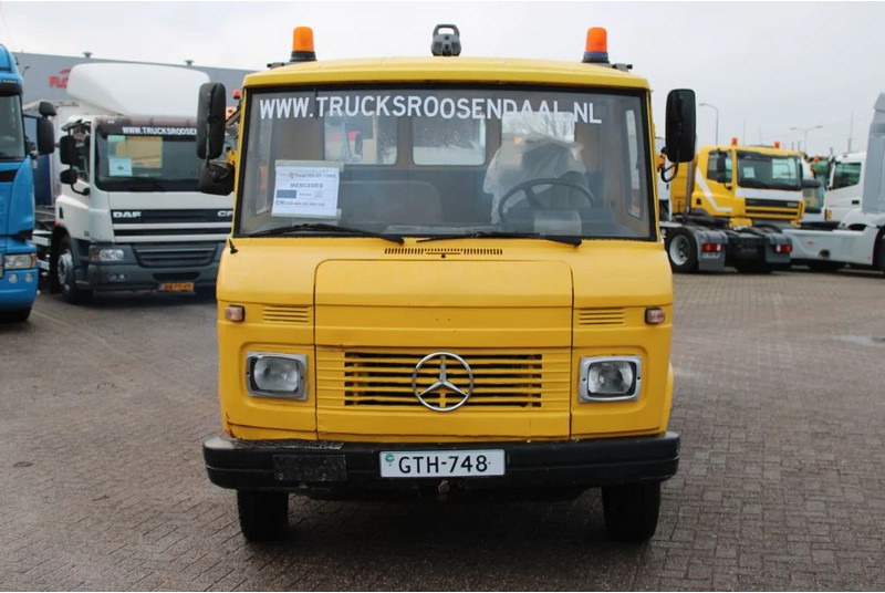 Mercedes-Benz 508 MANUAL - Camion porte-voitures: photos 2 Mercedes-Benz 508 MANUAL - Camion porte-voitures: photos 2