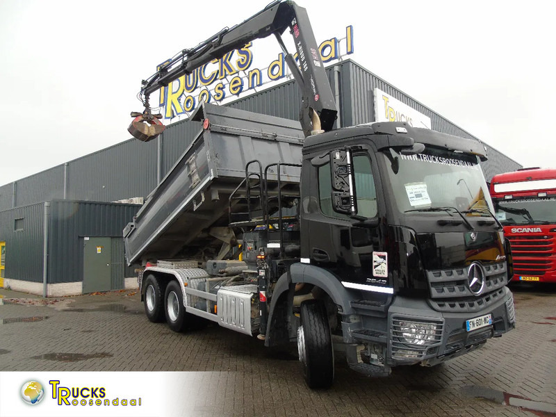 Mercedes-Benz Arocs 2643 + HIAB + 3 SIDE TIPPER - Camion grue: photos 1 Mercedes-Benz Arocs 2643 + HIAB + 3 SIDE TIPPER - Camion grue: photos 1