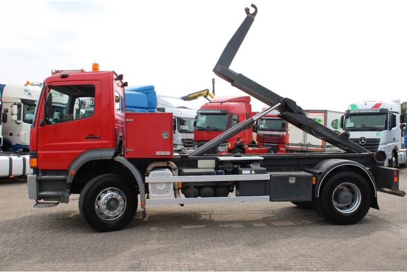 Mercedes-Benz Atego 1923 + HOOK SYSTEM + EURO 2 - Camion ampliroll: photos 2 Mercedes-Benz Atego 1923 + HOOK SYSTEM + EURO 2 - Camion ampliroll: photos 2