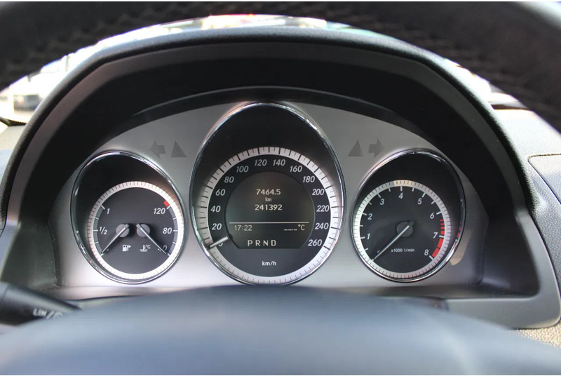 Mercedes-Benz C-Klasse 250 / AUT / CRUISE CONTROL / HEATING - Voiture: photos 5 Mercedes-Benz C-Klasse 250 / AUT / CRUISE CONTROL / HEATING - Voiture: photos 5