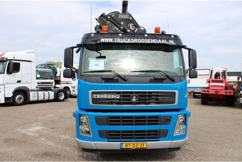 Terberg FM 2850 hiab 200c + 10x4 + fully functional + euro 5 - Camion grue: photos 4 Terberg FM 2850 hiab 200c + 10x4 + fully functional + euro 5 - Camion grue: photos 4