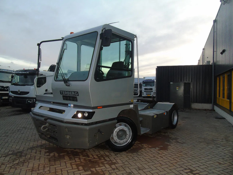 Terberg YT 182 fully funtion + perfect - Tracteur portuaire: photos 4 Terberg YT 182 fully funtion + perfect - Tracteur portuaire: photos 4