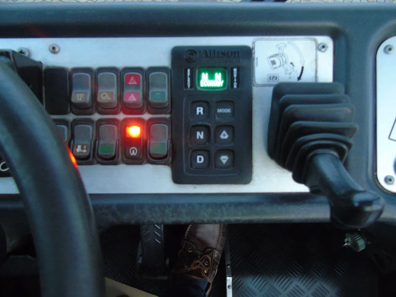 Terberg YT 182 fully funtion + perfect - Tracteur portuaire: photos 5 Terberg YT 182 fully funtion + perfect - Tracteur portuaire: photos 5