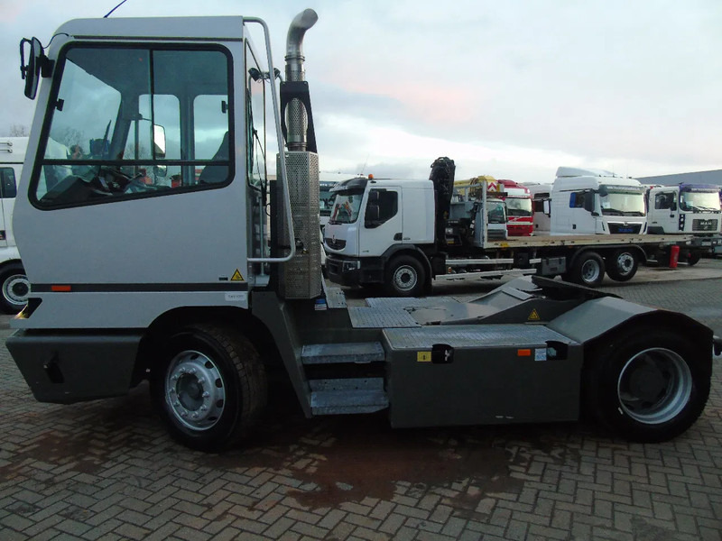 Terberg YT 182 fully funtion + perfect - Tracteur portuaire: photos 3 Terberg YT 182 fully funtion + perfect - Tracteur portuaire: photos 3