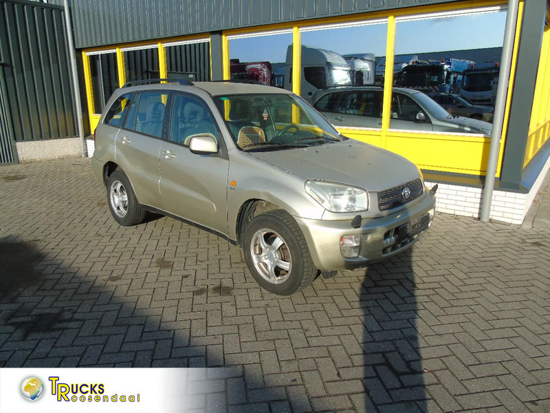 Toyota RAV4 + 4X4 + AUTOMAT + PETROL - SUV: photos 1 Toyota RAV4 + 4X4 + AUTOMAT + PETROL - SUV: photos 1