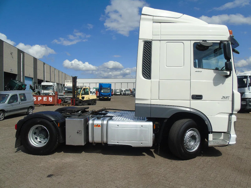 DAF XF 460 + 302KM + PTO + EURO 6 - Tracteur routier: photos 3 DAF XF 460 + 302KM + PTO + EURO 6 - Tracteur routier: photos 3