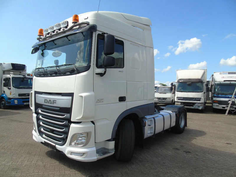 DAF XF 460 + 302KM + PTO + EURO 6 - Tracteur routier: photos 2 DAF XF 460 + 302KM + PTO + EURO 6 - Tracteur routier: photos 2