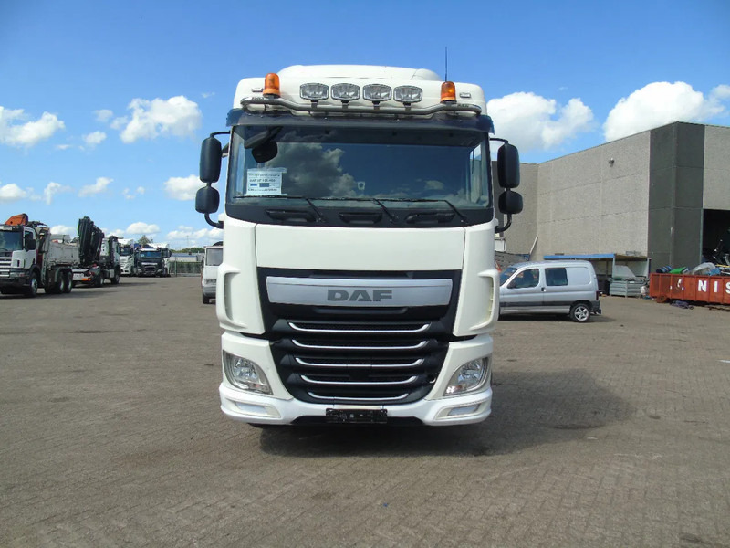 DAF XF 460 + 302KM + PTO + MANUAL + EURO 6 - Tracteur routier: photos 5 DAF XF 460 + 302KM + PTO + MANUAL + EURO 6 - Tracteur routier: photos 5