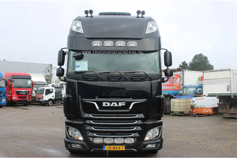 DAF XF 530 + EURO 6 + mega + full Options !!! - Tracteur routier: photos 2 DAF XF 530 + EURO 6 + mega + full Options !!! - Tracteur routier: photos 2
