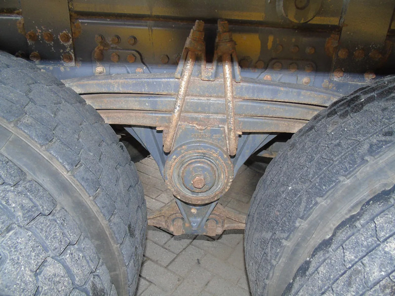 Volvo FH 500 + 8X4 + SPRING + EURO 5 + RETARDER - Camion benne: photos 3 Volvo FH 500 + 8X4 + SPRING + EURO 5 + RETARDER - Camion benne: photos 3