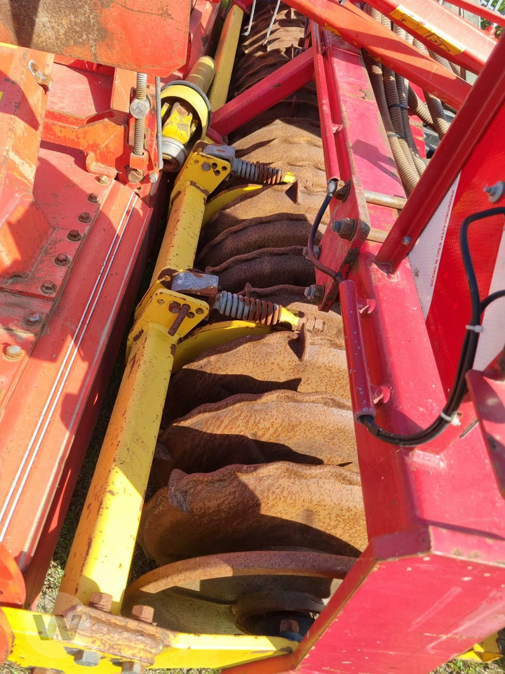 Kuhn HR 4003 - Herse rotative: photos 2 Kuhn HR 4003 - Herse rotative: photos 2