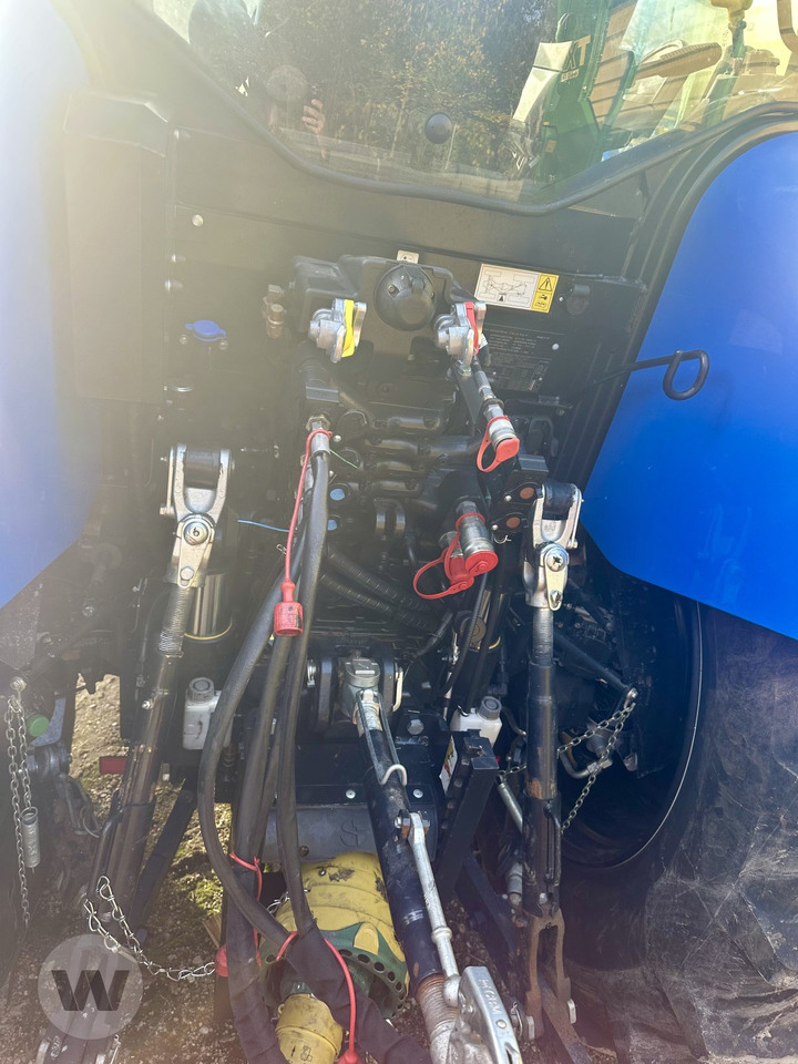 New Holland T6.180 - Tracteur agricole: photos 4 New Holland T6.180 - Tracteur agricole: photos 4