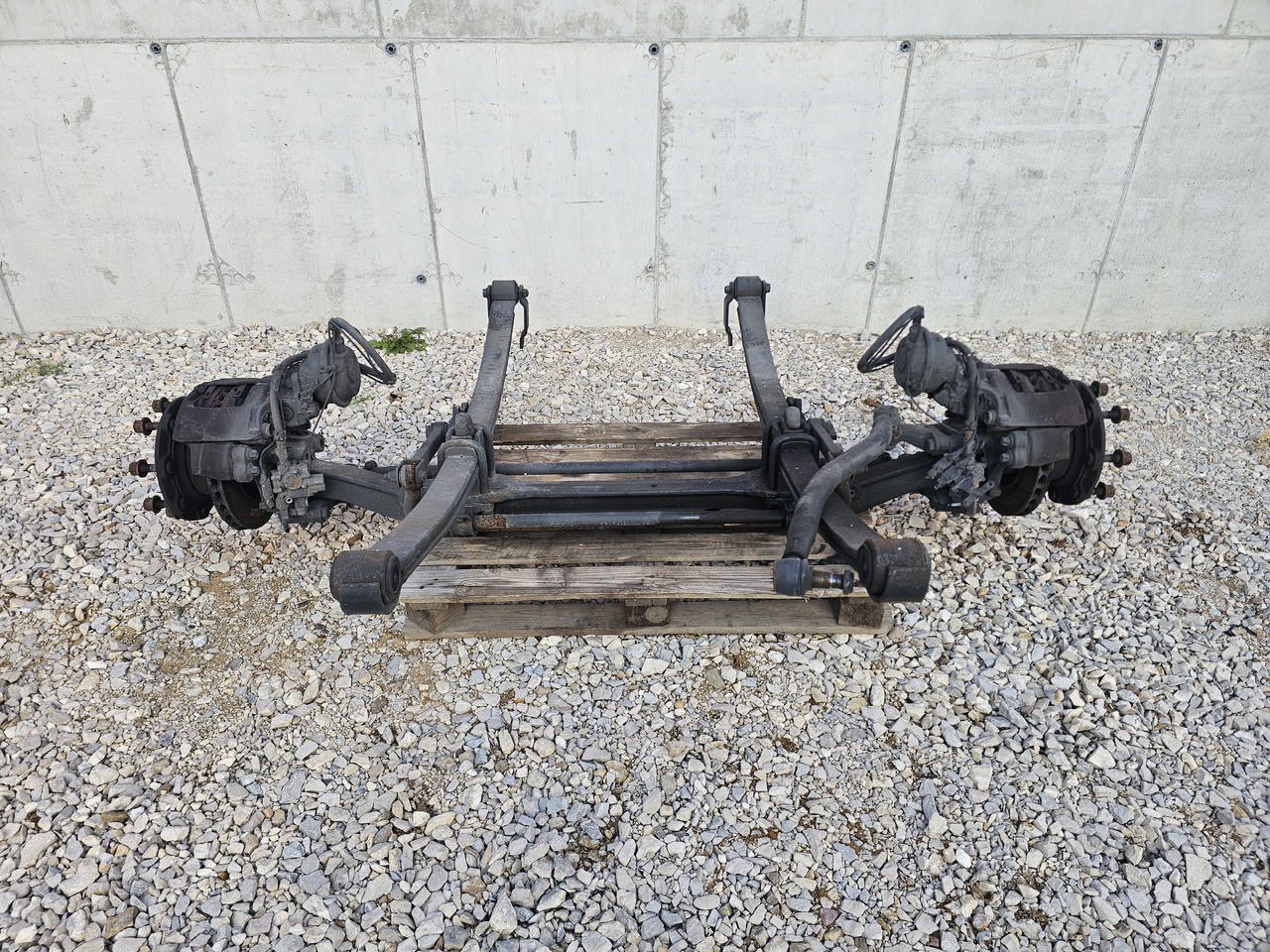 MERCEDES ATEGO MP4 12.XXX EURO 6 / COMPLETE FRONT AXLE - Essieu avant: photos 2 MERCEDES ATEGO MP4 12.XXX EURO 6 / COMPLETE FRONT AXLE - Essieu avant: photos 2